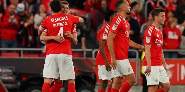 Benfica vendió a un futbolista previo al choque con Boca en el Mundial de Clubes