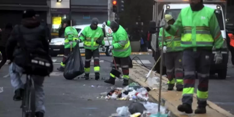 Despliegue Urbano: El Gobierno Porteño Reitera la Limpieza en Zonas Clave tras Manifestaciones