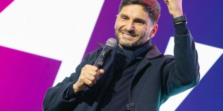 Santa Fe: Pullaro Consolida Poder en la Provincia y el Peronismo Celebra en Rosario