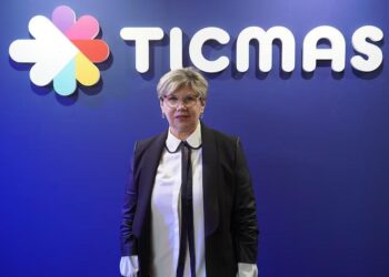 BS. AS: NAIDENOFF, EN EL ESPACIO TICMAS DE LA FERIA DEL LIBRO «QUE LOS CHAQUEÑOS PUEDAN SALIR ADELANTE DE LA MANO DE LA EDUCACIÓN»