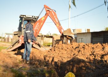 RESISTENCIA: A PASO FIRME, SAMEEP AVANZA CON LA EXTENSIÓN DE RED DE AGUA POTABLE EN LOS BARRIOS SAN ANTONIO Y EDISON