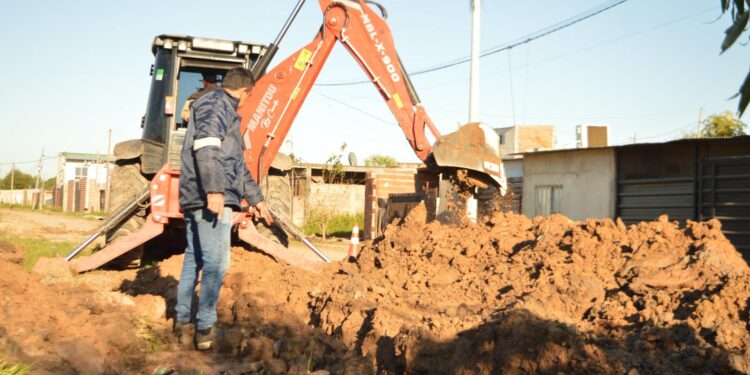 RESISTENCIA: A PASO FIRME, SAMEEP AVANZA CON LA EXTENSIÓN DE RED DE AGUA POTABLE EN LOS BARRIOS SAN ANTONIO Y EDISON