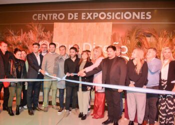 EL GOBERNADOR ZDERO ACOMPAÑÓ LA APERTURA DE LA FERIA PURO DISEÑO RAÍCES EDICIÓN CHACO