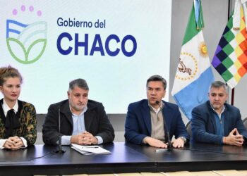 EL GOBERNADOR ZDERO ENTREGÓ EQUIPOS INFORMÁTICOS PARA REGISTROS CIVILES DE TODA LA PROVINCIA