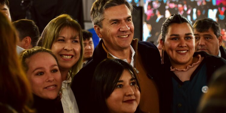 EL GOBERNADOR ZDERO ENCABEZÓ EL ACTO CENTRAL POR EL 76° ANIVERSARIO DE CHOROTIS