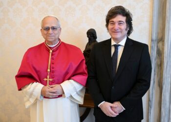 Milei Se Reúne con León XIV en el Vaticano: Un Acercamiento Clave para el Gobierno Argentino