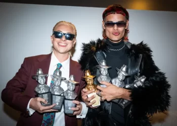 Premios Gardel 2025: Ca7riel y Paco Amoroso se alzan con el Oro en una noche de consagraciones y diversidad musical