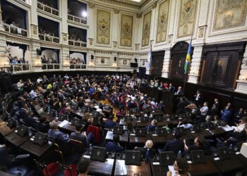 Críticas Cruzadas por la Media Sanción a las Reelecciones Indefinidas en Buenos Aires