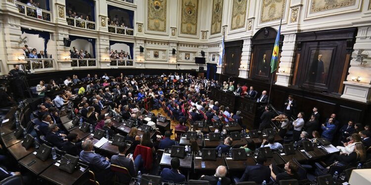 Críticas Cruzadas por la Media Sanción a las Reelecciones Indefinidas en Buenos Aires