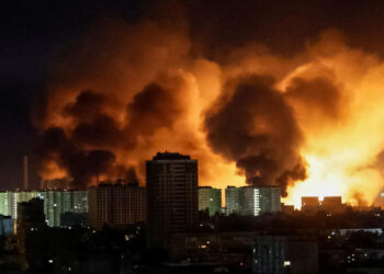 Ataque ucraniano con drones arrasa base aérea en Siberia: destruyen 40 aeronaves rusas