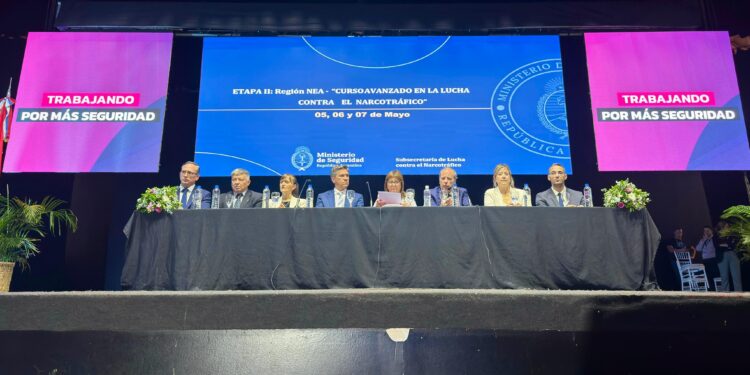 EL GOBERNADOR ZDERO Y LA MINISTRA BULLRICH ACOMPAÑARON EL CIERRE DEL CURSO AVANZADO DE LUCHA CONTRA EL NARCOTRÁFICO