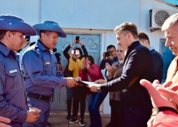 PLAN INTEGRAL DE SEGURIDAD: EL GOBERNADOR ZDERO ENTREGÓ UN NUEVO VEHÍCULO PARA EL DESTACAMENTO RURAL “LA CHIQUITA” DE SÁENZ PEÑA