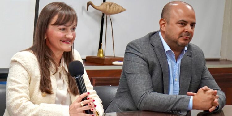 LA VICEGOBERNADORA SCHNEIDER ACOMPAÑÓ EL ANIVERSARIO 74 DE LA FECHACO