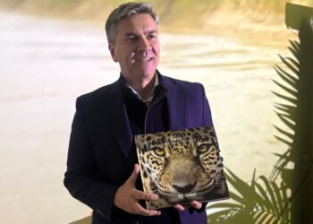 BUENOS AIRES: EL GOBERNADOR ZDERO PRESENTÓ EL LIBRO“EL IMPENETRABLE” EN LA CASA DEL CHACO