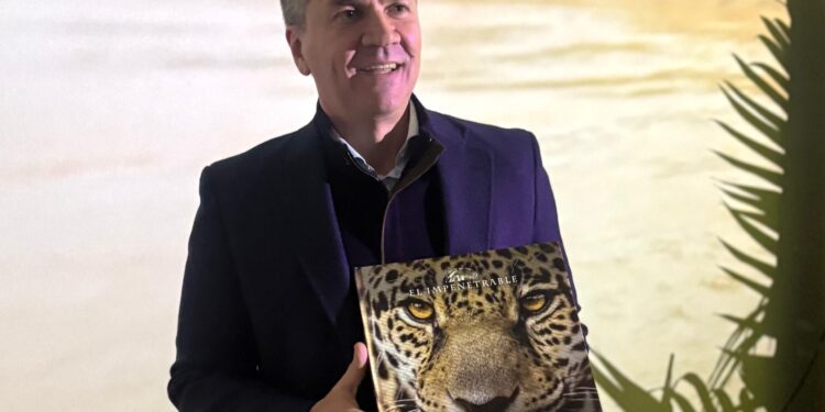 BUENOS AIRES: EL GOBERNADOR ZDERO PRESENTÓ EL LIBRO“EL IMPENETRABLE” EN LA CASA DEL CHACO