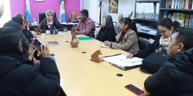 ESCUELAS DE GESTIÓN COMUNITARIA ORIGINARIAS: EDUCACIÓN PREPARA DISPOSITIVO PARA LAS ELECCIONES DE CONSEJOS COMUNITARIOS