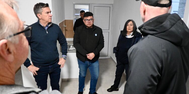 EL GOBERNADOR ZDERO CONSTATÓ EL AVANCE DE LA RENOVACIÓN Y AMPLIACIÓN DE LA RESIDENCIA ESTUDIANTIL N°1 EN RESISTENCIA