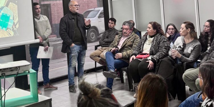 REUNIÓN DEL INSTITUTO DE VIVIENDA CON ADJUDICATARIOS DE LOS DEPARTAMENTOS DEL BARRIO PUERTAS DEL SOL