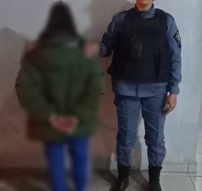 EVADIERON UN CONTROL Y LA MADRE DE UNO AGREDIÓ A UN POLICÍA