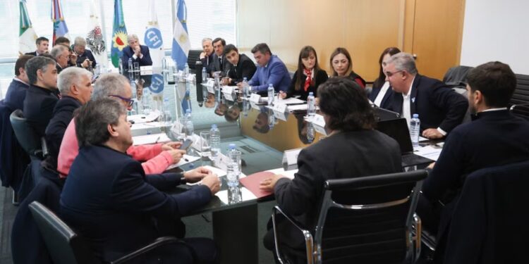 El Gobierno no logra recomponer su relación con las provincias y se tensa la pelea por los fondos