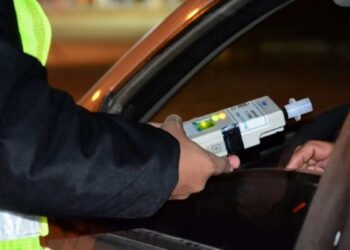 Insólito Atasco Vial: Conductor se Atrinchera Tres Horas para Evitar Test de Alcoholemia en Resistencia