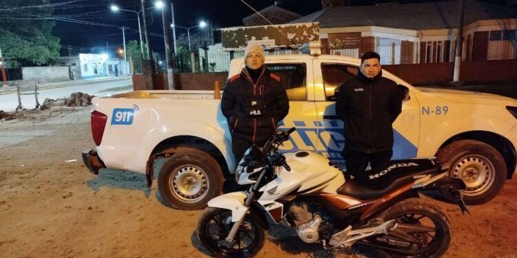 INTENTABAN VENDER UNA MOTO ROBADA Y LOGRAN RECUPERARLA TRAS INVESTIGACIÓN POLICIAL