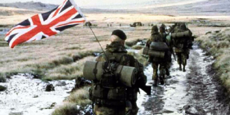 Diálogo Militar Secreto entre Argentina y Reino Unido: Un Avance Estratégico Post-Malvinas