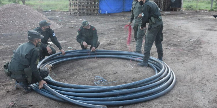 Desmantelan Red de Contrabando de Aceite con Sofisticado Sistema de Mangueras en la Frontera Salta-Bolivia