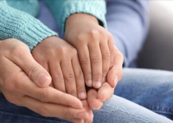 La Corte Suprema ordenó revisar la adopción de una niña y puso el foco en el derecho de los padres biológicos