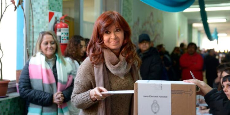 Apelaron la decisión del Juzgado de Río Gallegos que habilitó a Cristina Kirchner para votar en octubre