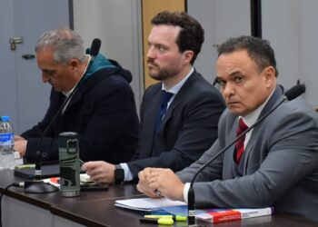 Un exsecretario judicial fue condenado a cuatro años de prisión por ordenar escuchas para espiar las llamadas de su esposa y un presunto amante