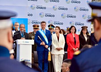 TRES ISLETAS: EL GOBERNADOR ZDERO ACOMPAÑÓ EL ACTO CENTRAL POR EL DÍA DE LA INDEPENDENCIA ARGENTINA