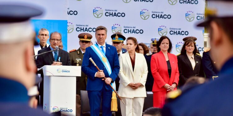 TRES ISLETAS: EL GOBERNADOR ZDERO ACOMPAÑÓ EL ACTO CENTRAL POR EL DÍA DE LA INDEPENDENCIA ARGENTINA