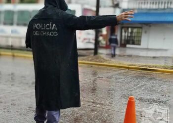 DÍAS DE LLUVIA: LA POLICÍA DEL CHACO BRINDA RECOMENDACIONES PARA CIRCULAR CON SEGURIDAD