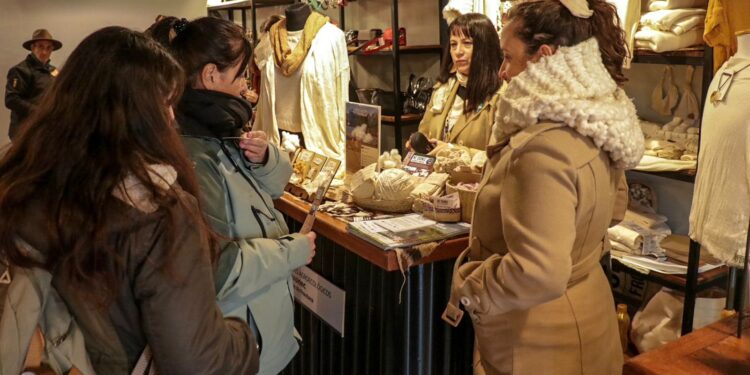 PALERMO 2025: DESTACADA PARTICIPACIÓN DE EMPRENDEDORES CHAQUEÑOS EN LA EXPO RURAL