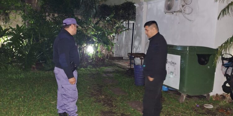 INTENTO DE ROBO EN EL CONSULADO PARAGUAYO: LOS LADRONES HUYERON AL SER INTERCEPTADOS
