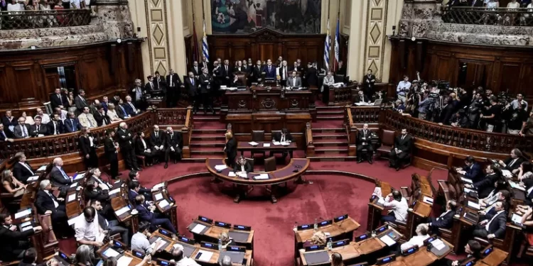 Uruguay da un paso histórico hacia la eutanasia: Diputados aprueba proyecto de ley