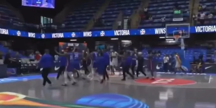 Escandaloso final en la AmeriCup: piñas entre jugadores de la Selección Argentina y República Dominicana