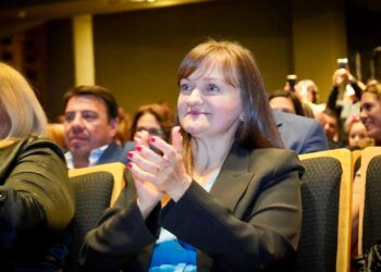 LA VICEGOBERNADORA SCHNEIDER ACOMPAÑÓ LA ENTREGA DE DIPLOMAS A LOS NUEVOS LEGISLADORES PROVINCIALES