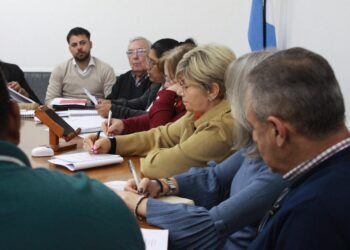 EL MINISTERIO DE EDUCACIÓN Y EL IDACH AVANZAN EN ACCIONES QUE FORTALECEN LA EDUCACIÓN BILINGÜE INTERCULTURAL