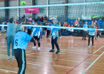 CLASES DE NEWCOM GRATUITAS PARA ADULTOS MAYORES EN EL INSTITUTO DEL DEPORTE