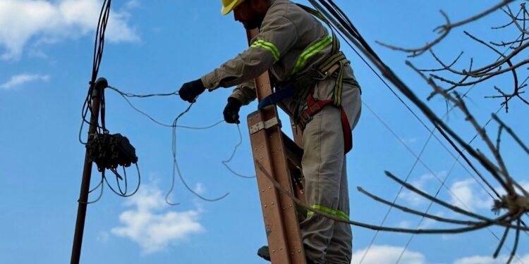 GRAN RESISTENCIA: SECHEEP INTENSIFICA OPERATIVOS PARA ELIMINAR CONEXIONES IRREGULARES