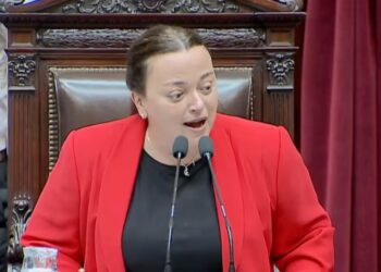 Cecilia Moreau recurrió a una maniobra inédita para habilitar la sesión en Diputados