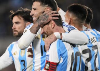 En una noche cargada de emociones, Argentina le ganó 3 a 0 a Venezuela: los goles