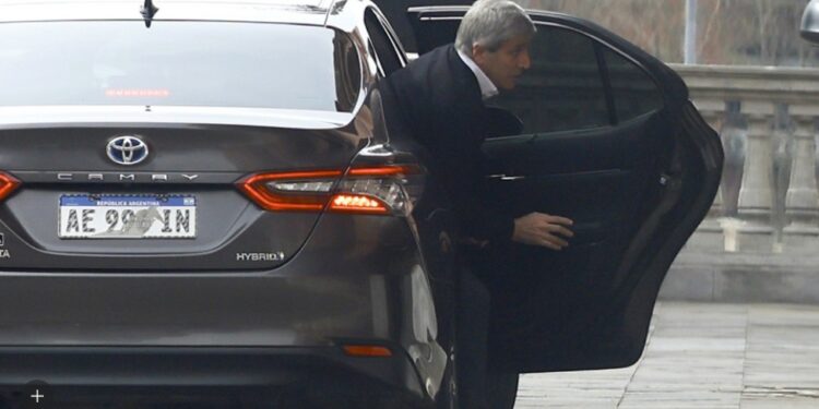 El DNU de Milei en la cuerda floja: la oposición avanza con un proyecto para limitar los superpoderes presidenciales