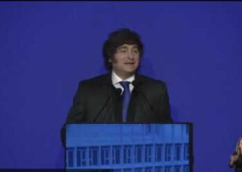 El DNU de Milei en la cuerda floja: la oposición avanza con un proyecto para limitar los superpoderes presidenciales