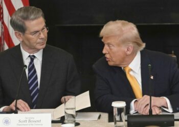 El riesgo país se desploma y los bonos suben tras el anuncio de la eliminación de retenciones