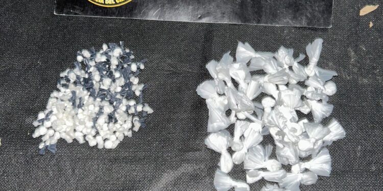 PREHENDIERON A UN HOMBRE CON COCAÍNA Y UN ARMA TUMBERA