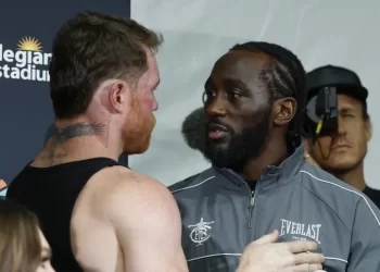 El noble gesto de Crawford con Canelo Álvarez tras su histórico triunfo