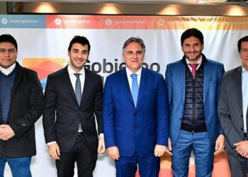 Los gobernadores, entre la desconfianza y la exigencia de federalismo ante la convocatoria de Milei